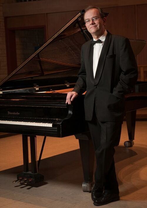 Dr. Sławomir Dobrzański<small>2019</small>